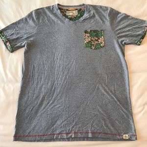 Men’s light blue and floral v-neck t-shirt. Large